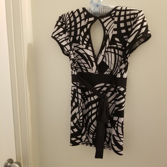🛍️❤️ Beechers Brook Tie Back Black and White Babydoll Blouse Size M🛍️❤️ - Picture 5 of 10